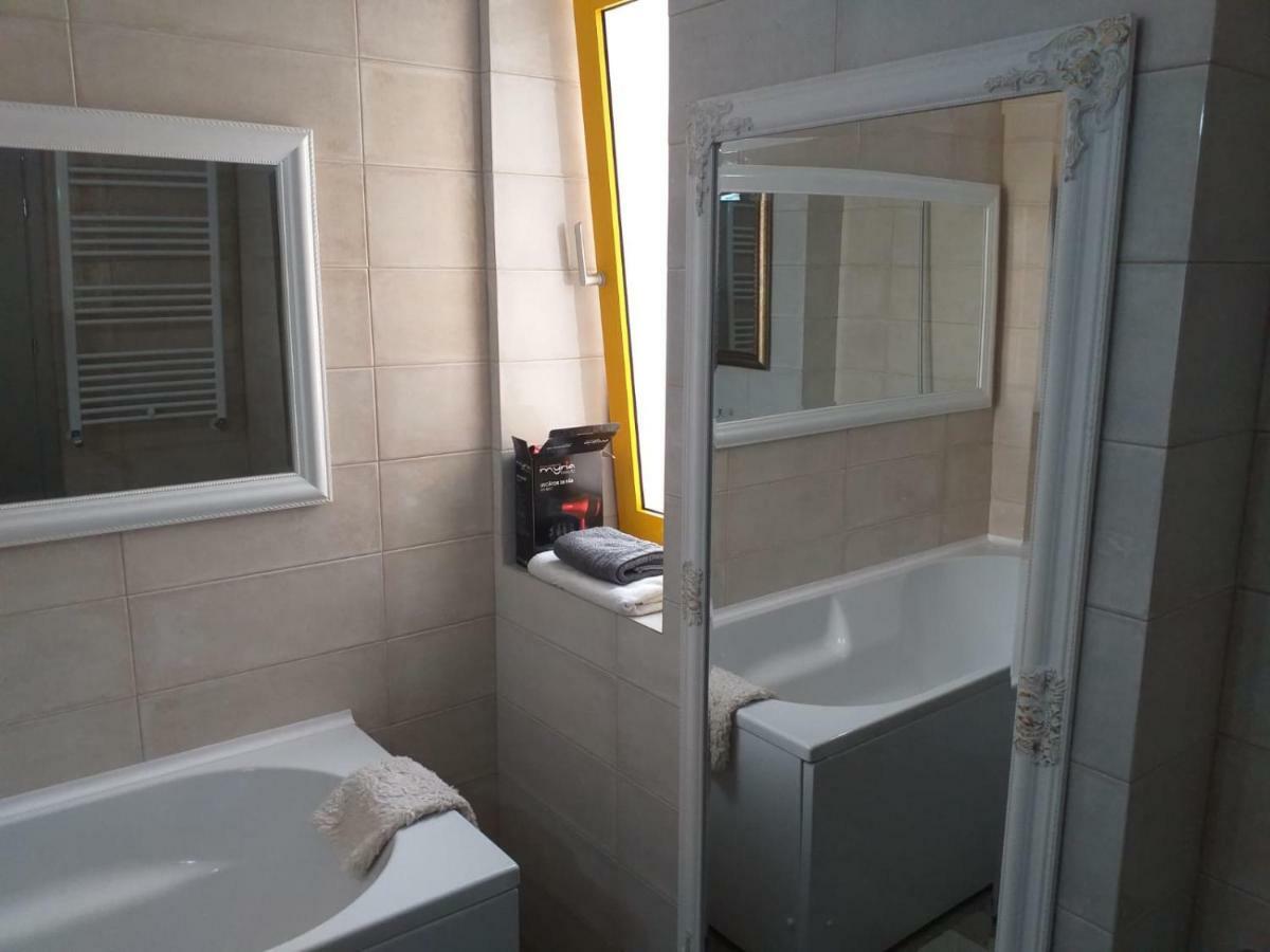 Downtown "Rendez-Vous" Luxury Bacău Exterior foto